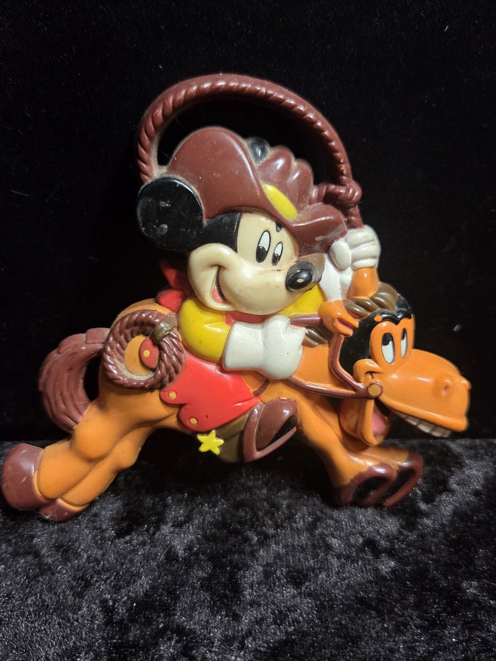 VtG Disney 1995 Mickey Mouse/Pluto Refrigerator Magnet